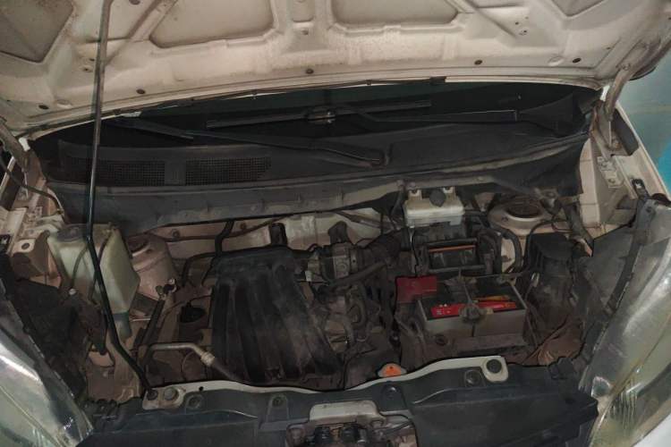 Used Nissan NV200 2013 1.6L Luxury Model China IV Standard Engine Bay