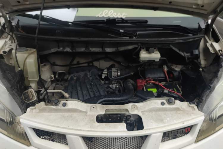 Used Nissan NV200 2013 1.6L Zunya Model China IV Standard Engine Bay