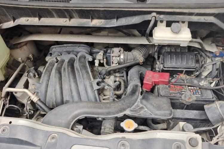 Used Nissan NV200 2013 1.6L Luxury Model China V Standard Engine Bay