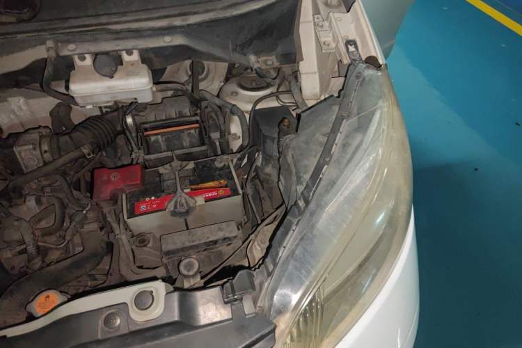 Used Nissan NV200 2013 1.6L Luxury Model China IV Standard Engine Bay Left