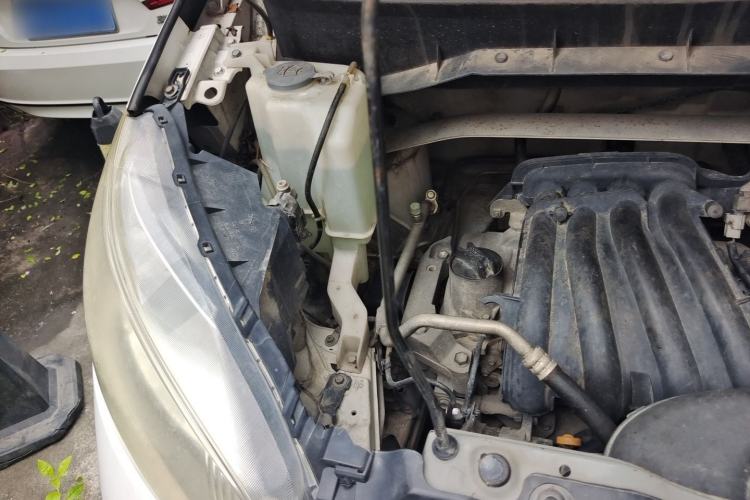 Used Nissan NV200 2013 1.6L Luxury Model China V Standard Engine Bay Right