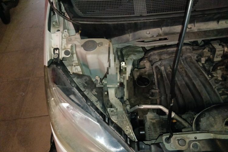 Used Nissan NV200 2013 1.6L Luxury Model China IV Standard Engine Bay Right