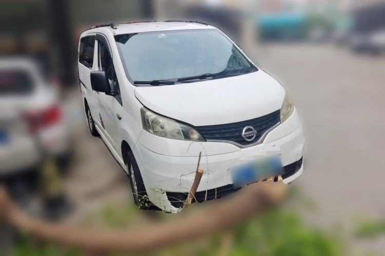 Used Nissan NV200 2013 1.6L Luxury Model China V Standard Front Right 45 Deg