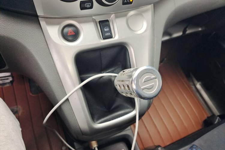 Used Nissan NV200 2013 1.6L Luxury Model China V Standard Gear Lever