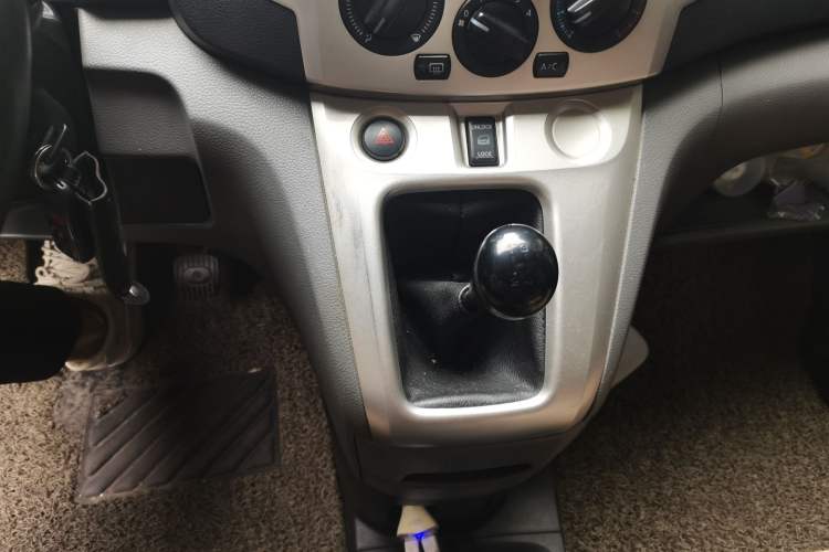 Used Nissan NV200 2013 1.6L Luxury Model China IV Standard Gear Lever