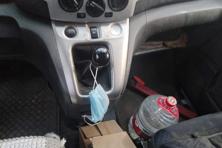 Used Nissan NV200 2013 1.6L Luxury Model China IV Standard Gear Lever