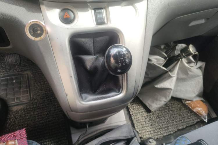 Used Nissan NV200 2013 1.6L Luxury Model China IV Standard Gear Lever