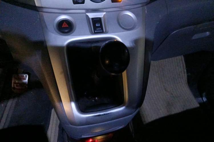Used Nissan NV200 2013 1.6L Luxury Model China IV Standard Gear Lever