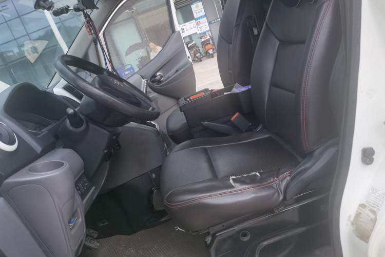 Used Nissan NV200 2013 1.6L Luxury Model China IV Standard Left Front Seat