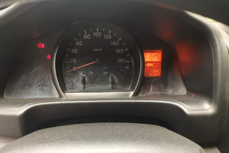 Used Nissan NV200 2013 1.6L Luxury Model China IV Standard Odometer Close Up