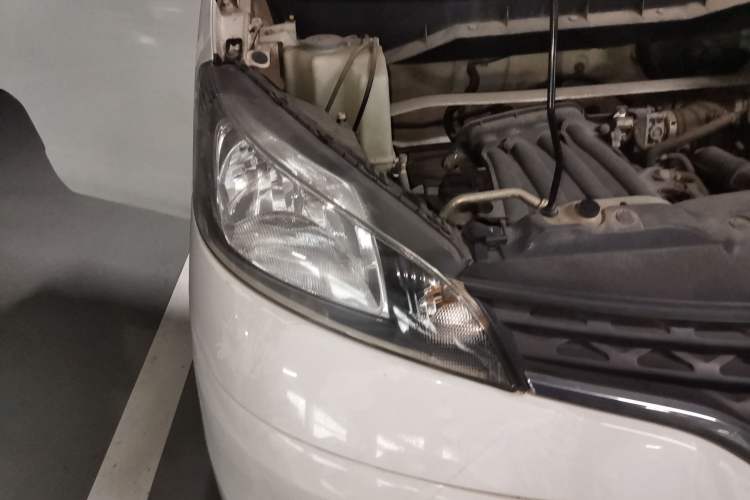 Used Nissan NV200 2013 1.6L Luxury Model China IV Standard Right Front Headlight