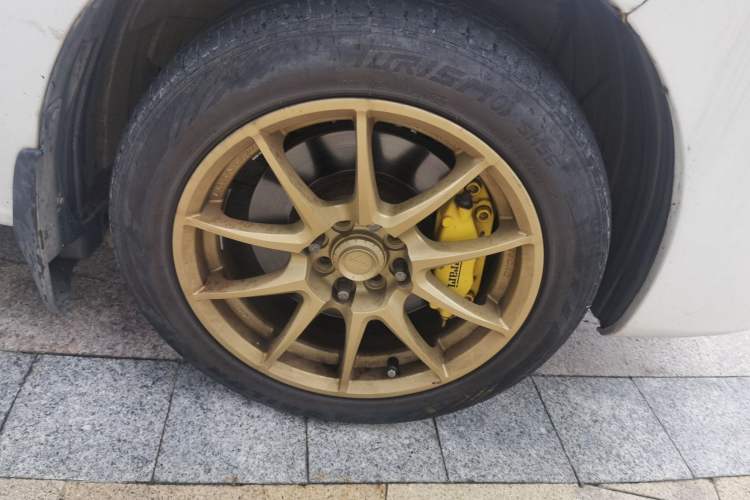 Used Nissan NV200 2013 1.6L Luxury Model China IV Standard Right Front Wheel Hub