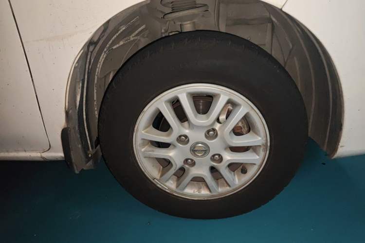 Used Nissan NV200 2013 1.6L Luxury Model China IV Standard Right Front Wheel Hub