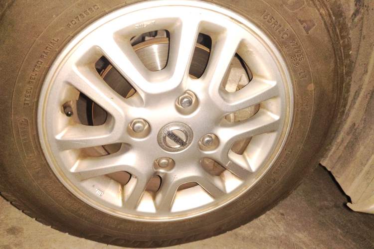 Used Nissan NV200 2013 1.6L Luxury Model China IV Standard Right Front Wheel Hub