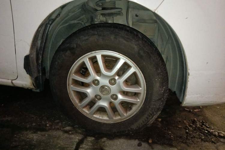 Used Nissan NV200 2013 1.6L Luxury Model China IV Standard Right Front Wheel Hub