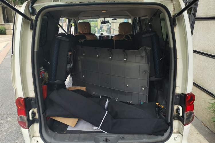 Used Nissan NV200 2013 1.6L Luxury Model China IV Standard Trunk