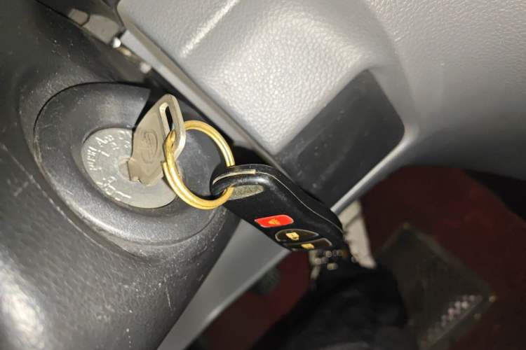 Used Nissan NV200 2013 1.6L Luxury Model China IV Standard Vehicle Key