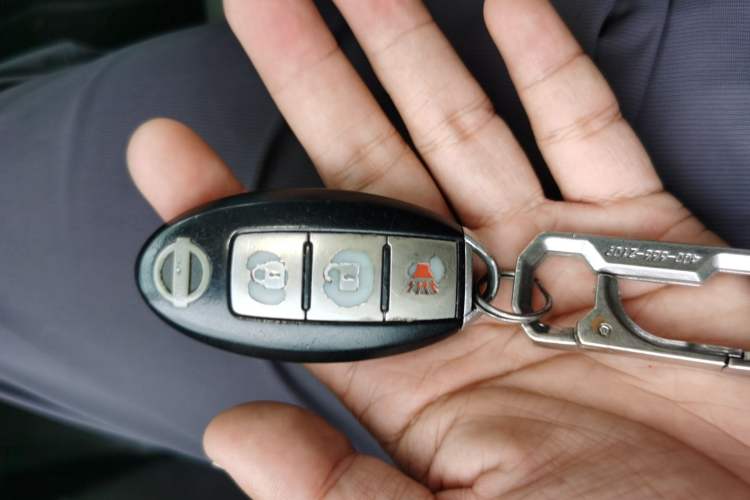 Used Nissan NV200 2013 1.6L Luxury Model China IV Standard Vehicle Key