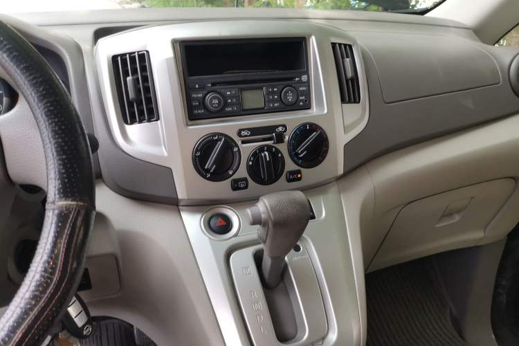 Used Nissan NV200 2014 1.6L CVT Zunya Model China IV Standard Audio And AC Panel