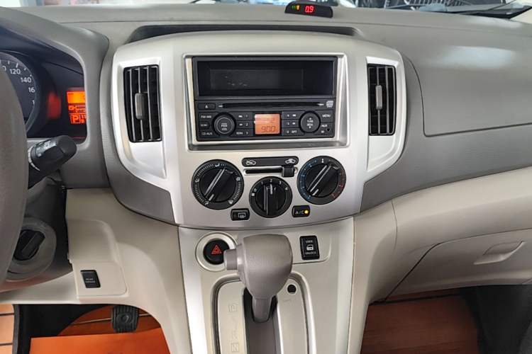 Used Nissan NV200 2014 1.6L CVT Zunya Model China IV Standard Audio And AC Panel