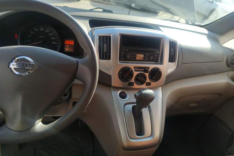 Used Nissan NV200 2014 1.6L CVT Luxury Model China IV Standard Audio And AC Panel
