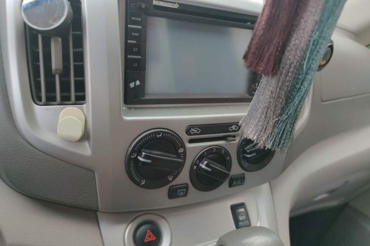 Used Nissan NV200 2014 1.6L CVT Luxury Model China IV Standard Audio And AC Panel