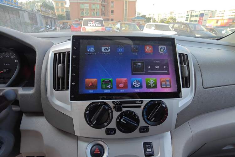 Used Nissan NV200 2014 1.6L CVT Luxury Model China IV Standard Audio And AC Panel