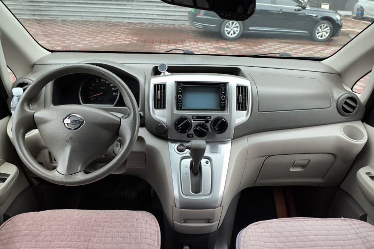 Used Nissan NV200 2014 1.6L CVT Luxury Model China V Standard Center Console
