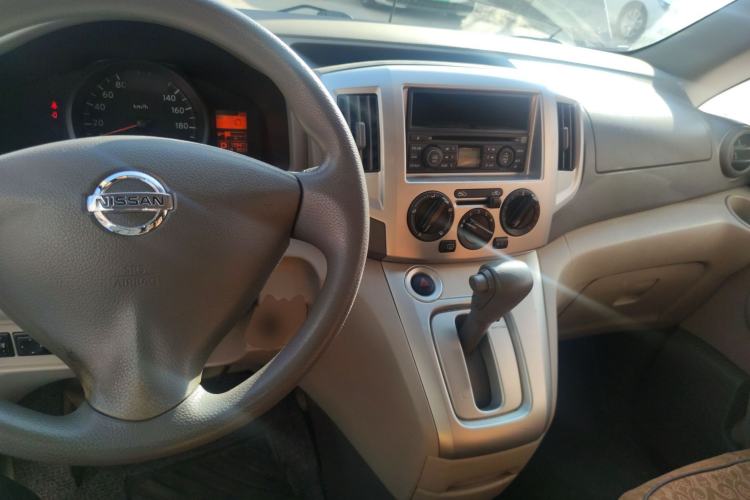 Used Nissan NV200 2014 1.6L CVT Luxury Model China IV Standard Center Console