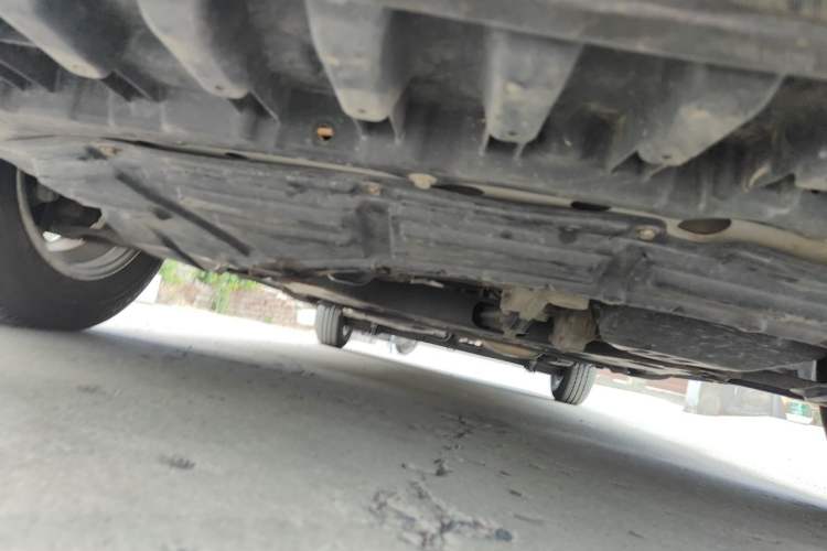 Used Nissan NV200 2014 1.6L CVT Luxury Model China IV Standard Chassis Front