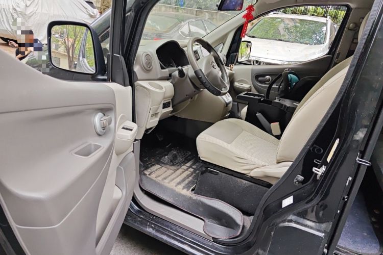Used Nissan NV200 2014 1.6L CVT Zunya Trim China V Standard Driver Seat