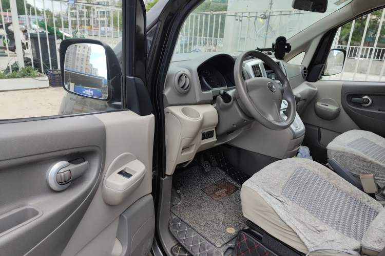 Used Nissan NV200 2014 1.6L CVT Luxury Model China IV Standard Driver Seat