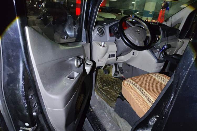 Used Nissan NV200 2014 1.6L Manual Luxury Model China V Standard Driver Seat
