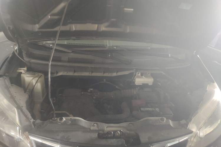 Used Nissan NV200 2014 1.6L CVT Zunya Model China IV Standard Engine Bay