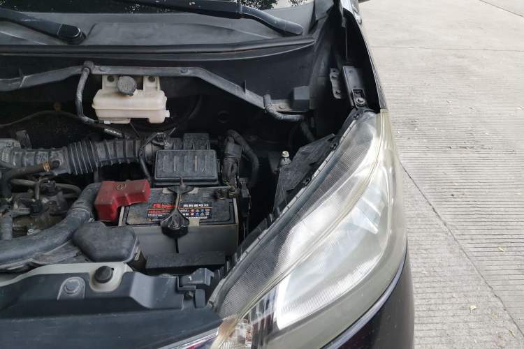 Used Nissan NV200 2014 1.6L CVT Zunya Model China IV Standard Engine Bay Left