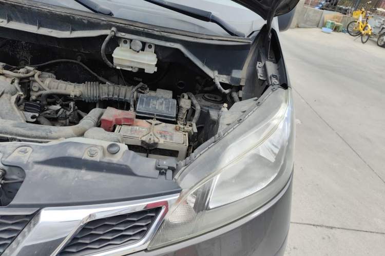 Used Nissan NV200 2014 1.6L CVT Luxury Model China IV Standard Engine Bay Left