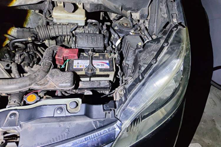 Used Nissan NV200 2014 1.6L Manual Luxury Model China V Standard Engine Bay Left