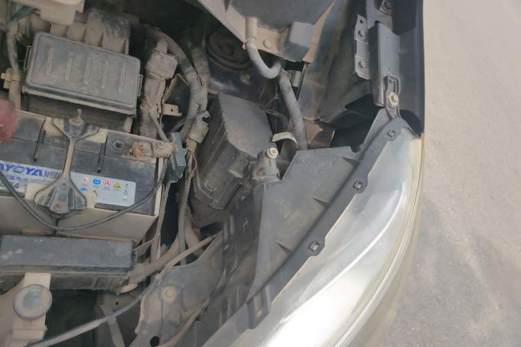 Used Nissan NV200 2014 1.6L CVT Luxury Model China IV Standard Engine Bay Left