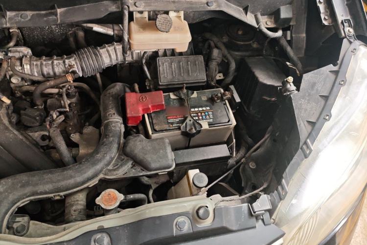 Used Nissan NV200 2014 1.6L CVT Zunya Model China IV Standard Engine Bay Left