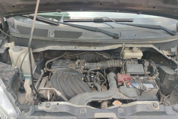 Used Nissan NV200 2014 1.6L CVT Luxury Model China IV Standard Engine Bay