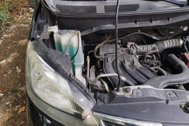 Used Nissan NV200 2014 1.6L CVT Zunya Model China IV Standard Engine Bay Right