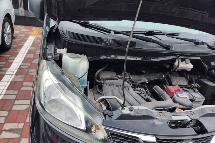 Used Nissan NV200 2014 1.6L CVT Luxury Model China V Standard Engine Bay Right