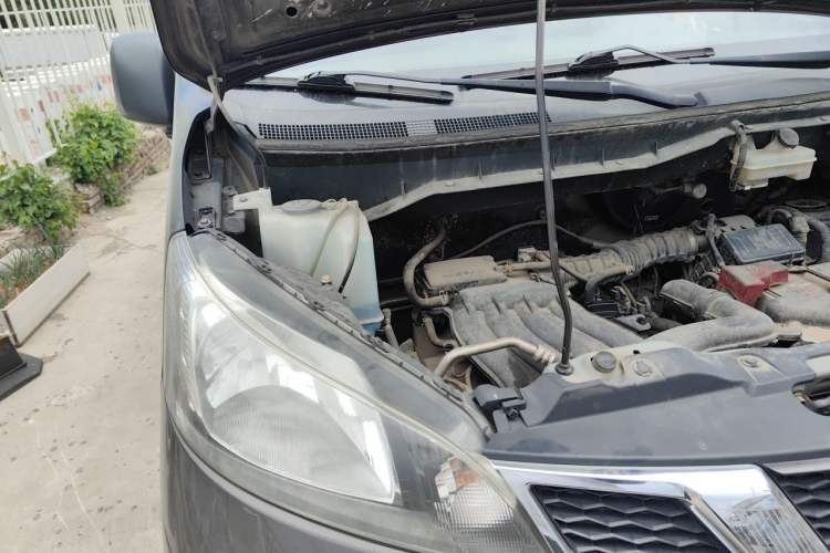 Used Nissan NV200 2014 1.6L CVT Luxury Model China IV Standard Engine Bay Right