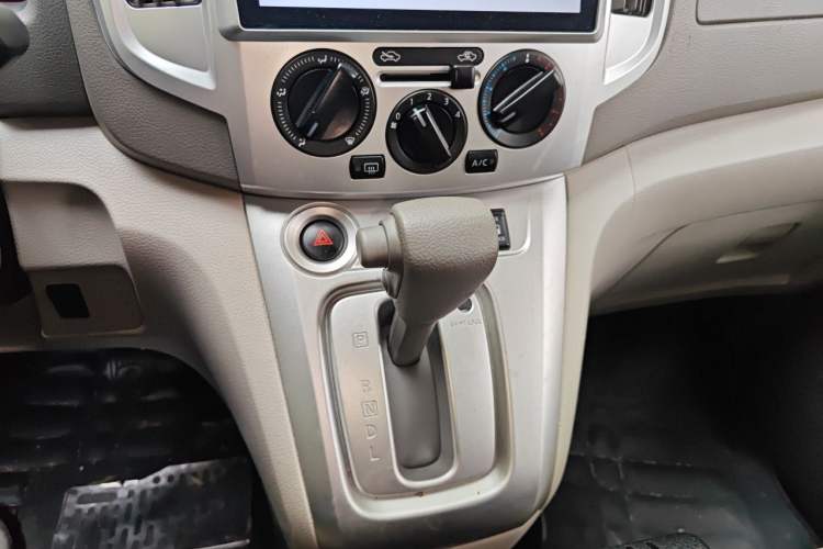 Used Nissan NV200 2014 1.6L CVT Zunya Trim China V Standard Gear Lever