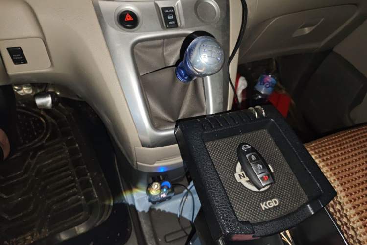 Used Nissan NV200 2014 1.6L Manual Luxury Model China V Standard Gear Lever