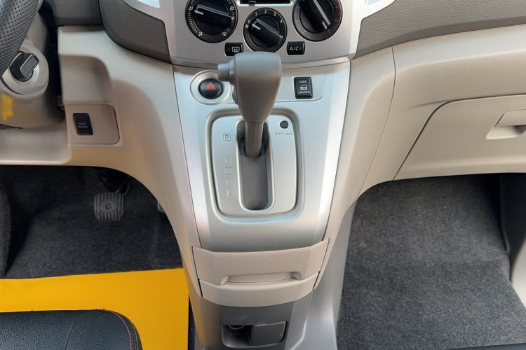 Used Nissan NV200 2014 1.6L CVT Zunya Model China IV Standard Gear Lever