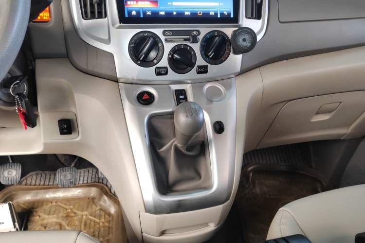 Used Nissan NV200 2014 1.6L Manual Luxury Model China IV Standard Gear Lever