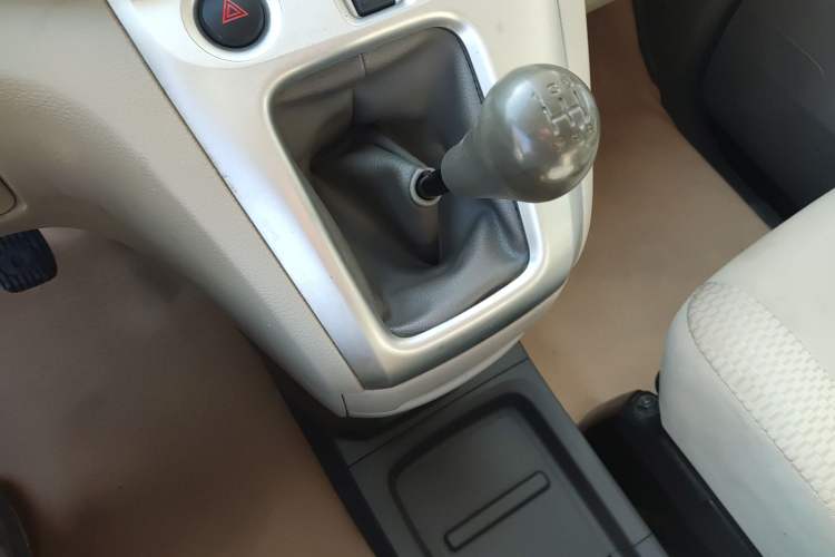 Used Nissan NV200 2014 1.6L Manual Luxury Model China IV Standard Gear Lever