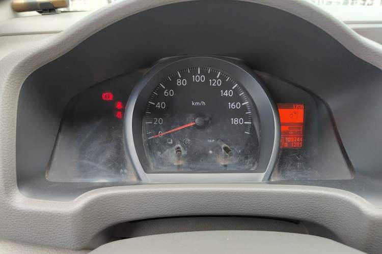 Used Nissan NV200 2014 1.6L CVT Luxury Model China IV Standard Instrument Cluster