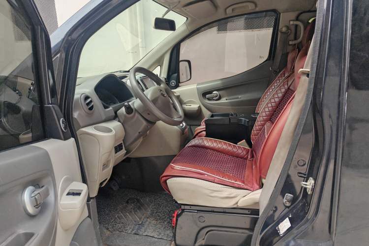 Used Nissan NV200 2014 1.6L CVT Luxury Edition China V Standard Interior 1